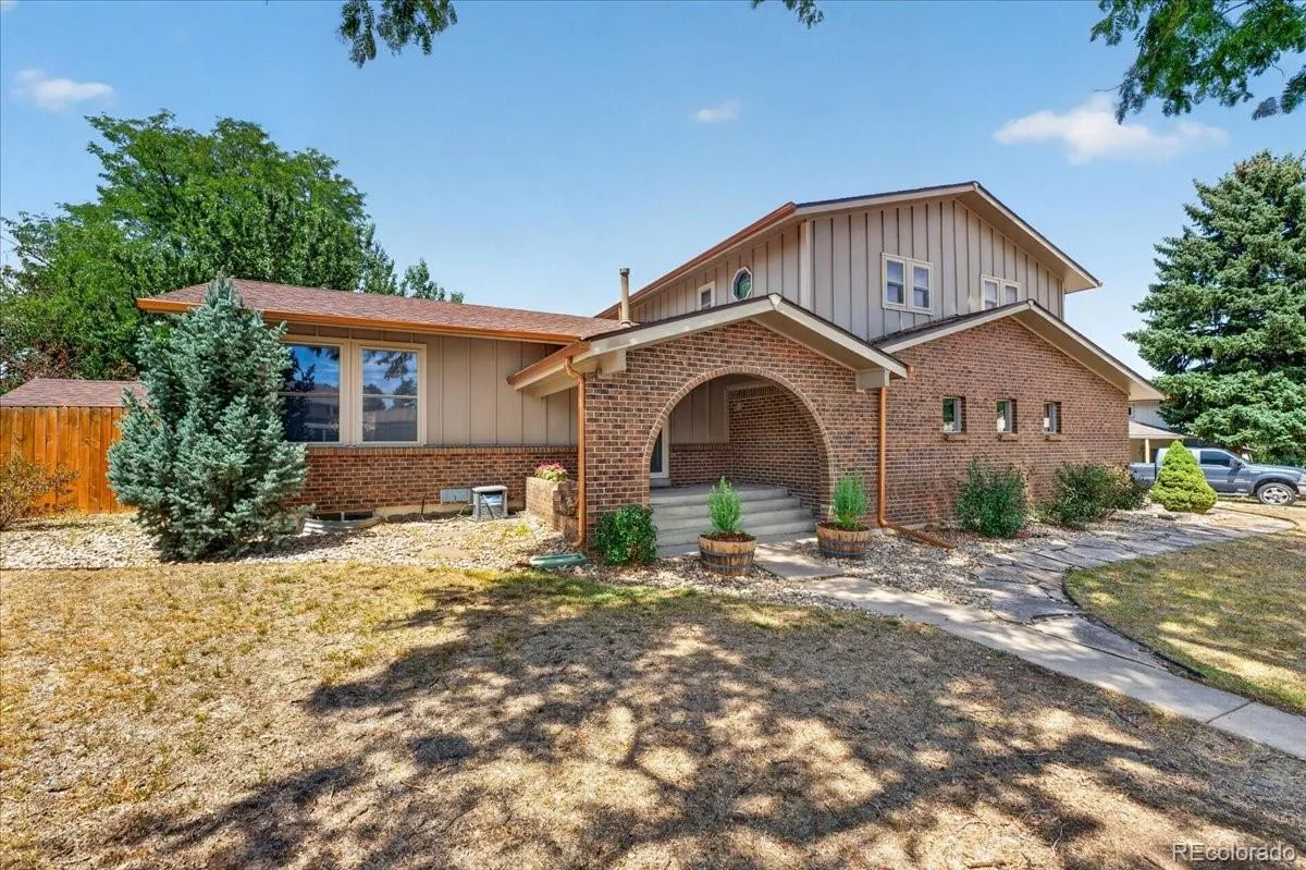 8117 S Lamar Court Littleton CO 80128 | MLS #REC2824851 08202026164608 1200 1