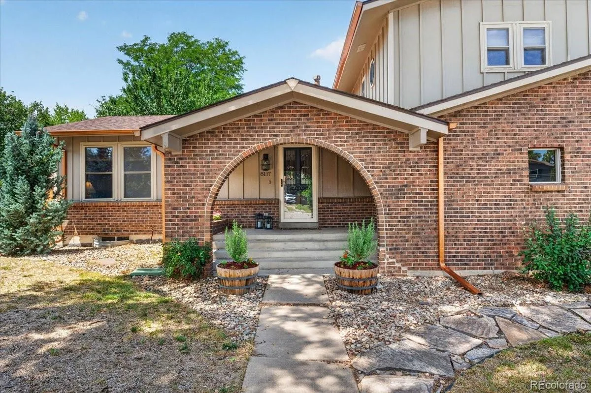 8117 S Lamar Court Littleton CO 80128 | MLS #REC2824851 08202026164608 1200 2