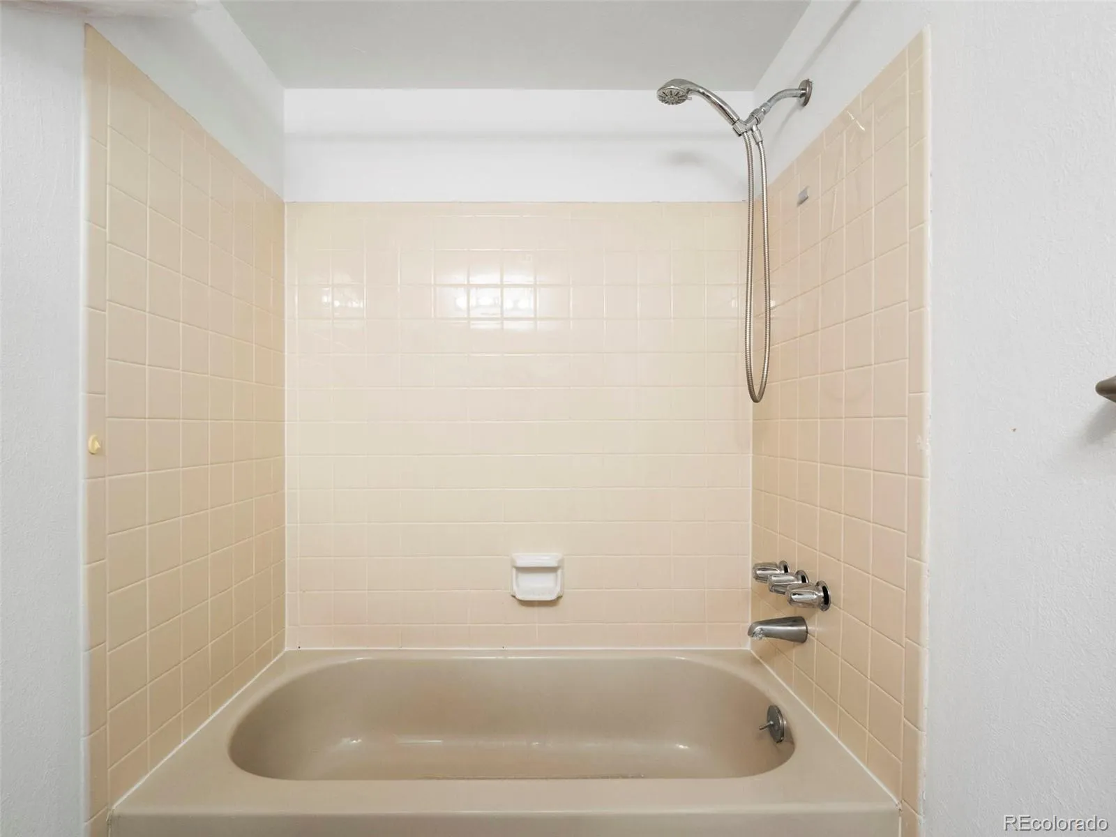 4594 Granby Way Denver CO 80239 MLS #REC2825677 05202026200246 1600 14