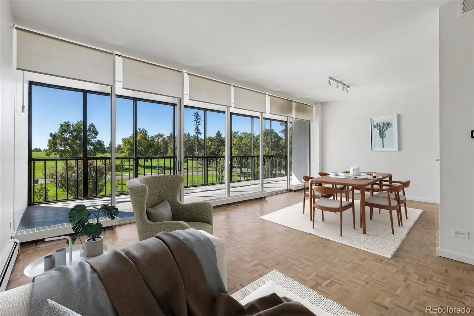 10282025035233 1600 2