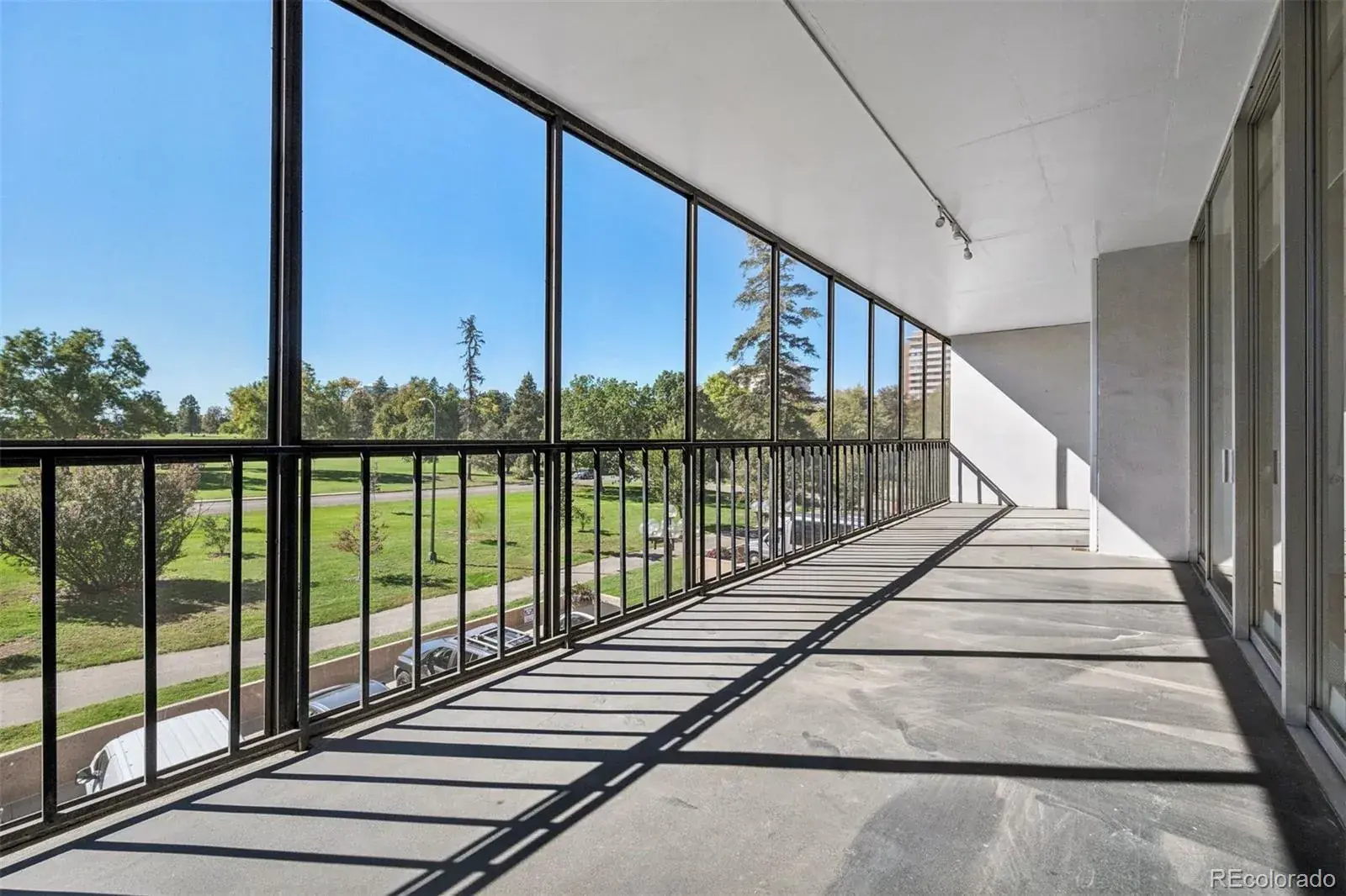 10282025035233 1600 3