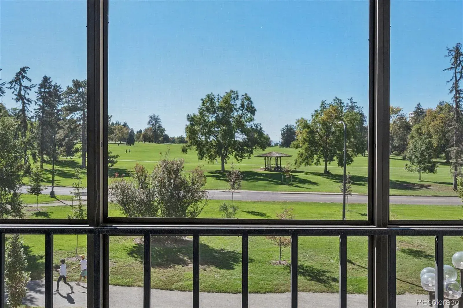 10282025035233 1600 4