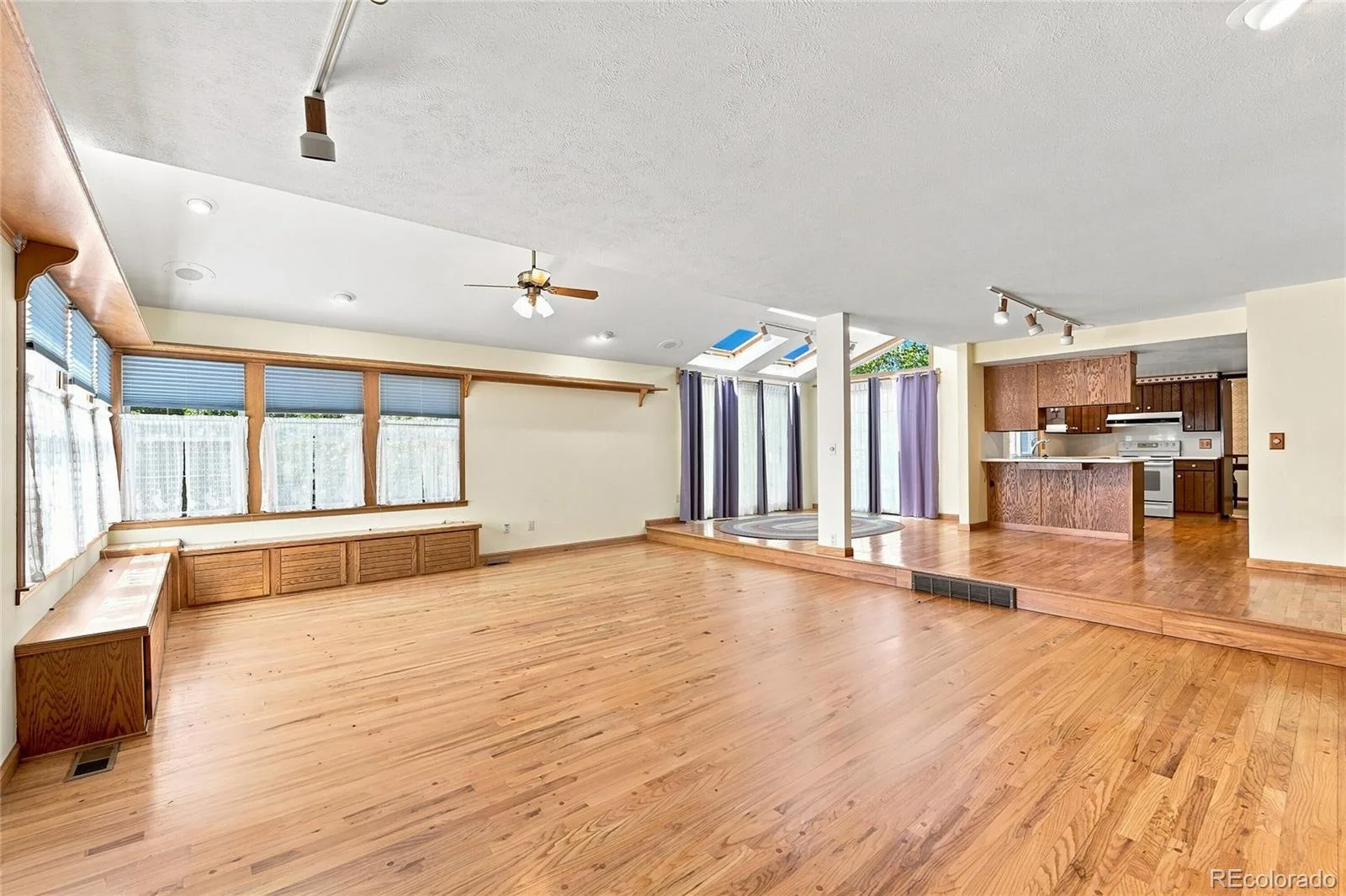 1460 S Macon Street Aurora CO 80012 | MLS #REC2834515 09232026084554 1600 2
