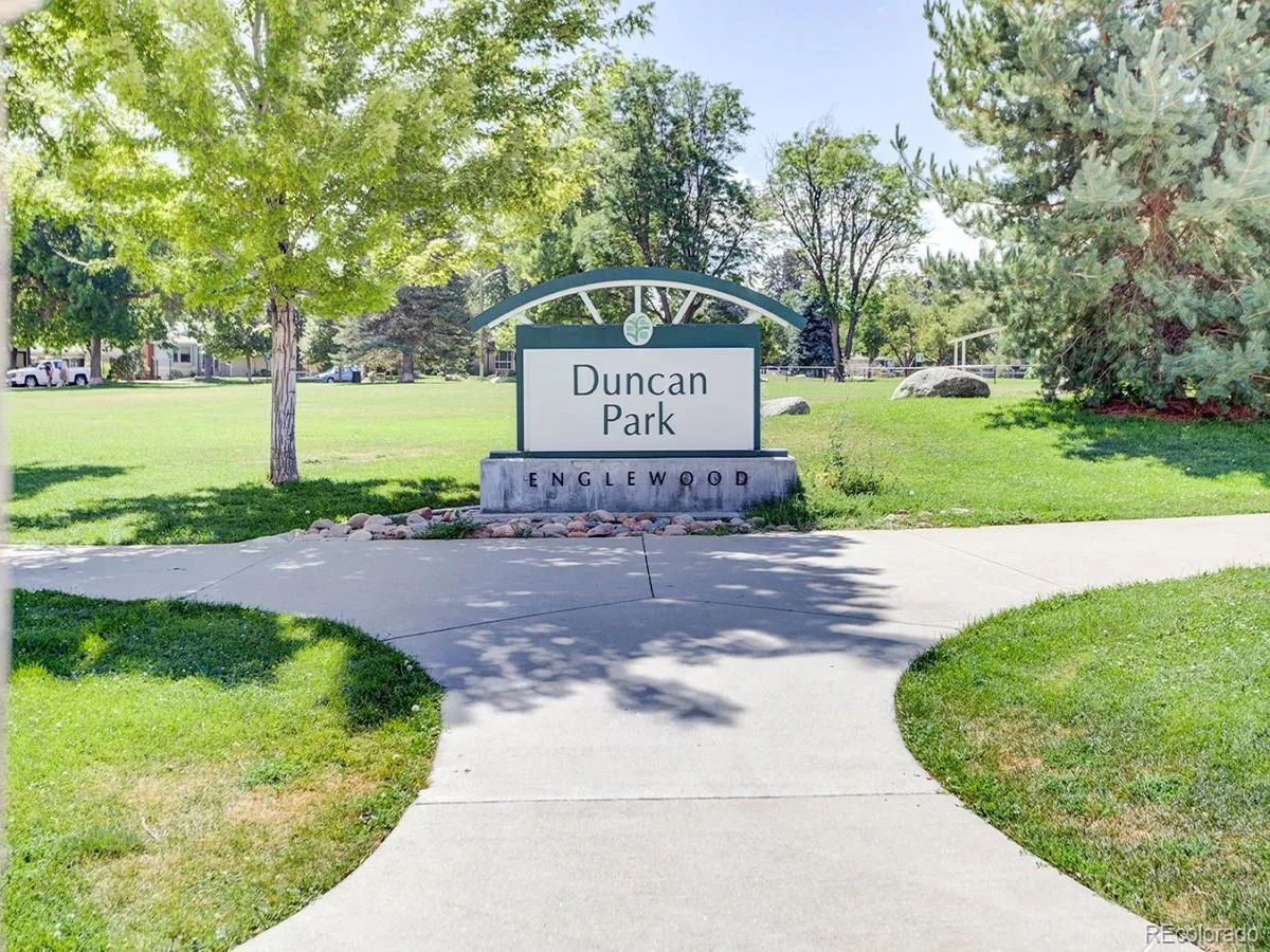 4809 S Logan Street Englewood CO 80113 | MLS #REC2834995 07262026152403 1200 23