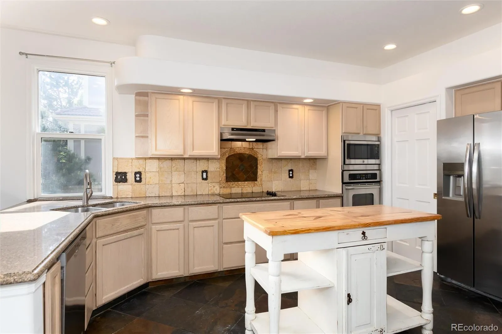 9758 Colinade Drive Lone Tree CO 80124 MLS #REC2838052 05152026194651 1600 11