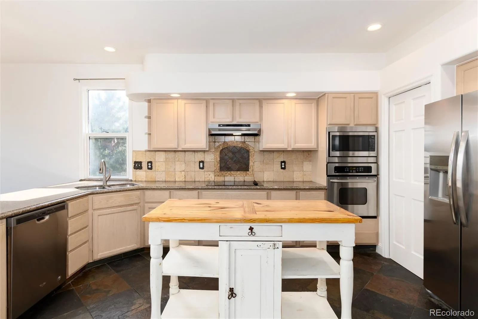 9758 Colinade Drive Lone Tree CO 80124 MLS #REC2838052 05152026194651 1600 13
