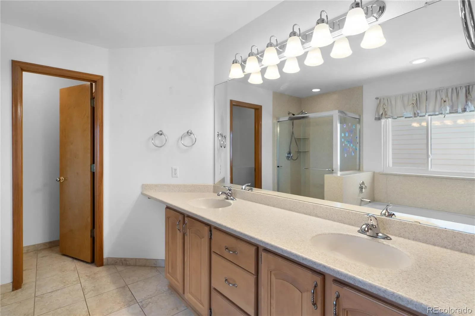 19062 E Chenango Circle Aurora CO 80015 MLS #REC2839579 05212026145233 1600 24