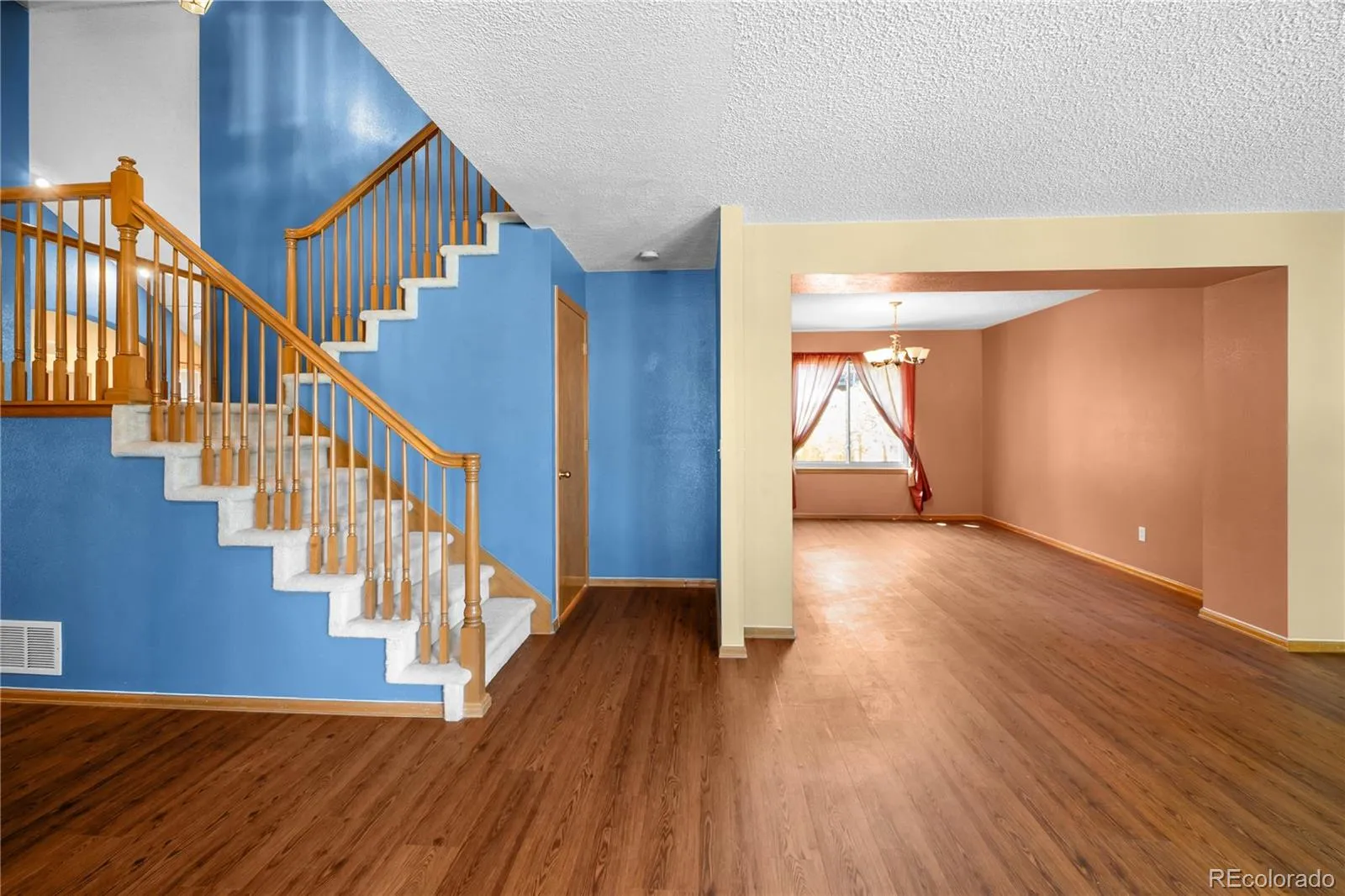 19062 E Chenango Circle Aurora CO 80015 MLS #REC2839579 05212026145233 1600 8