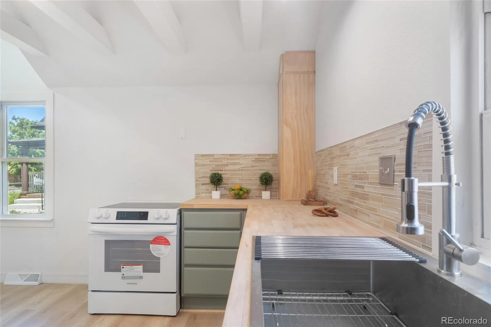 4636 Leaf Court Denver CO 80216 | MLS #REC2841973 07232026221753 1600 13