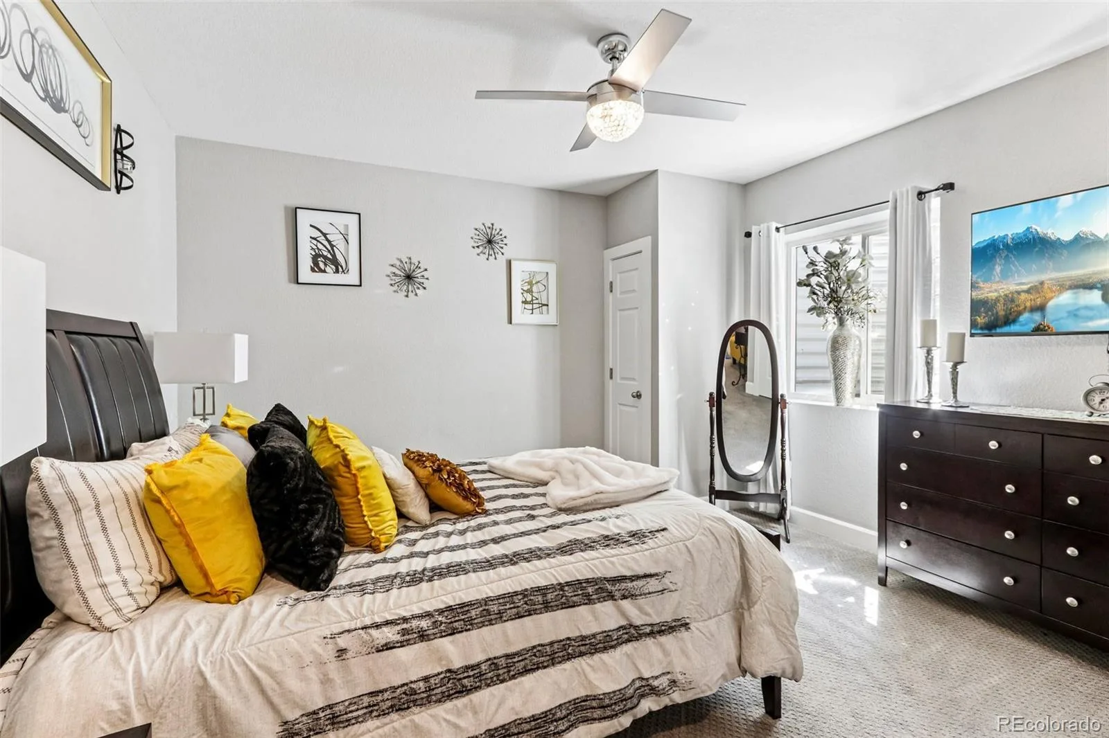 22537 E Union Circle Aurora CO 80015 | MLS #REC2842484 08072026025920 1600 26