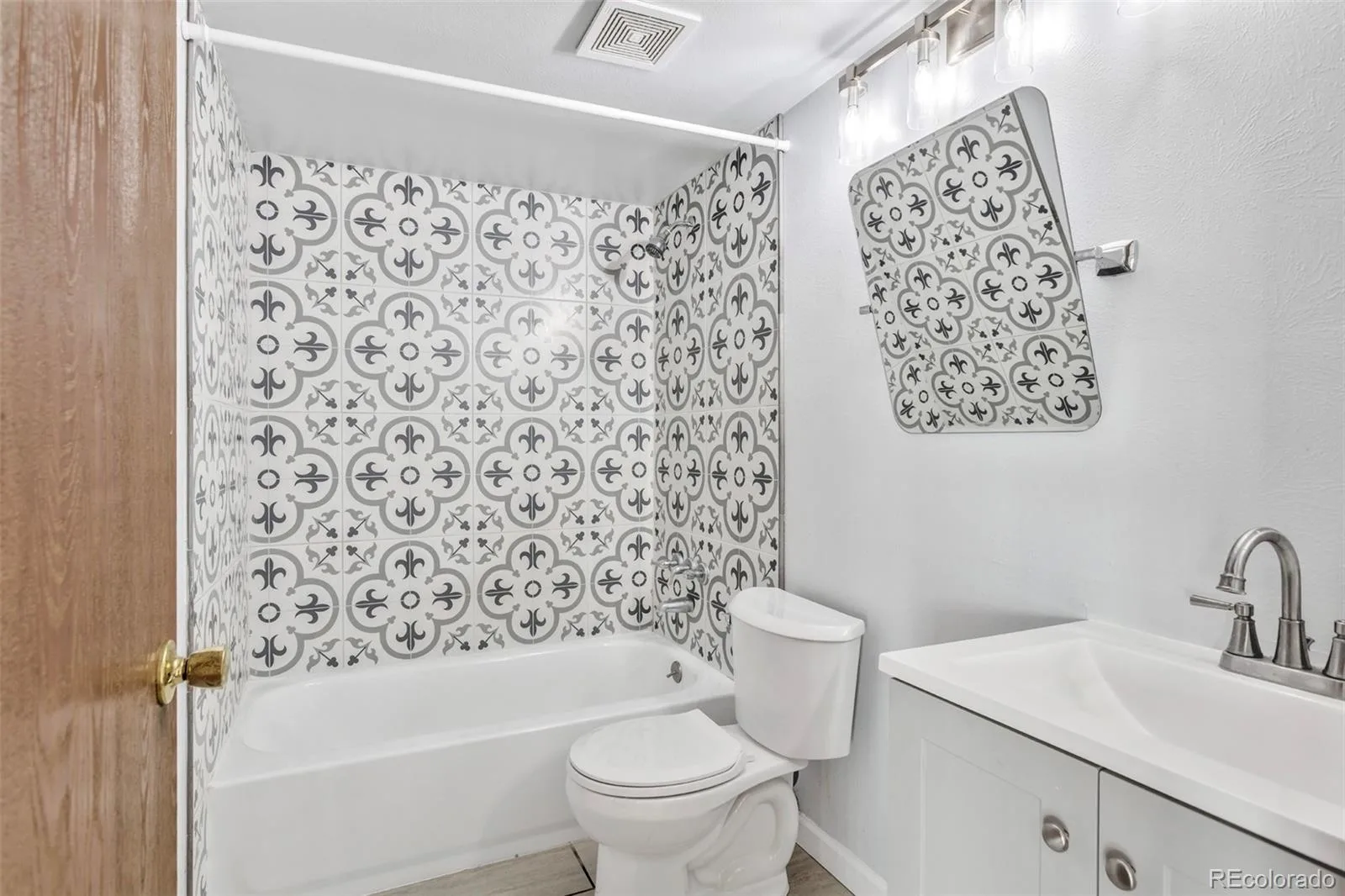 15084 E Andrews E Drive Denver CO 80239 | MLS #REC2842521 09232026084505 1600 11