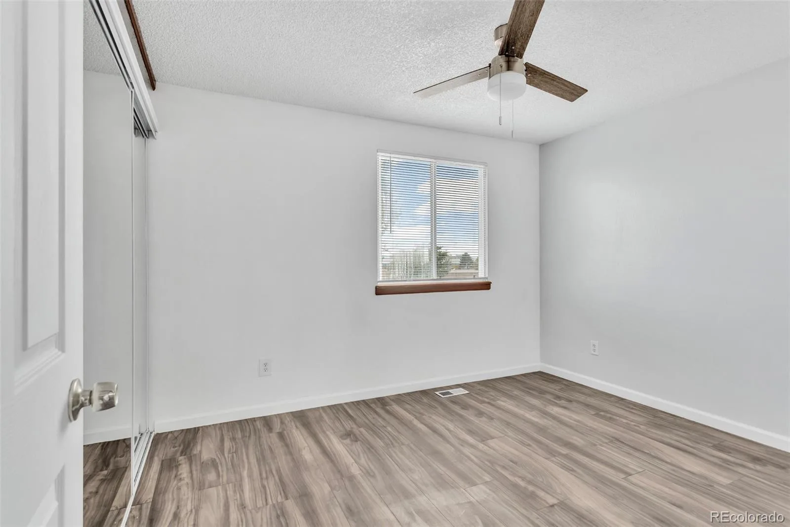 15084 E Andrews E Drive Denver CO 80239 | MLS #REC2842521 09232026084505 1600 13