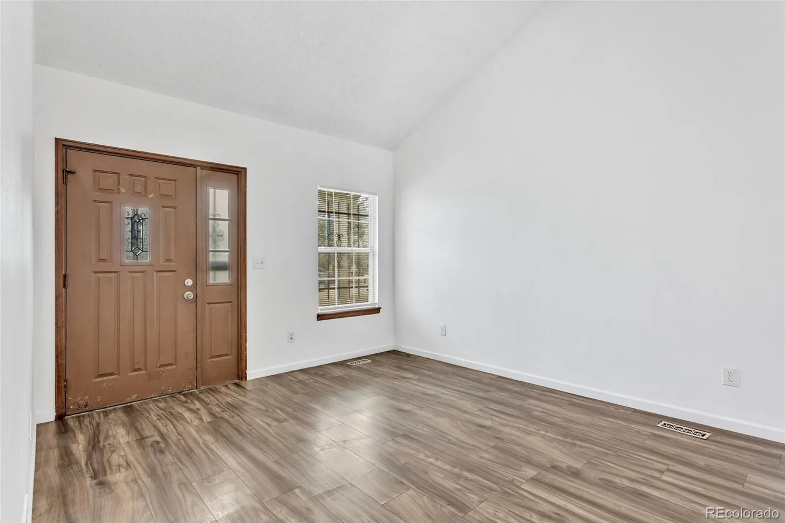 15084 E Andrews E Drive Denver CO 80239 | MLS #REC2842521 09232026084505 1600 3