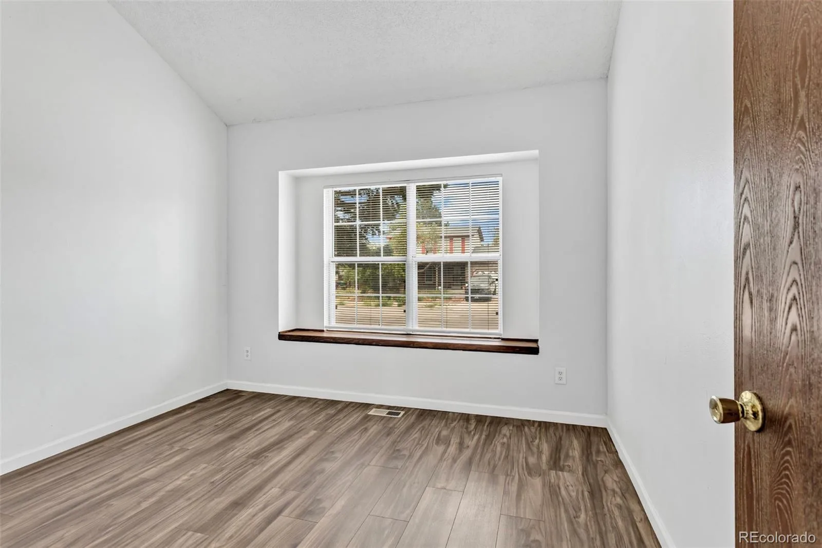 15084 E Andrews E Drive Denver CO 80239 | MLS #REC2842521 09232026084505 1600 4