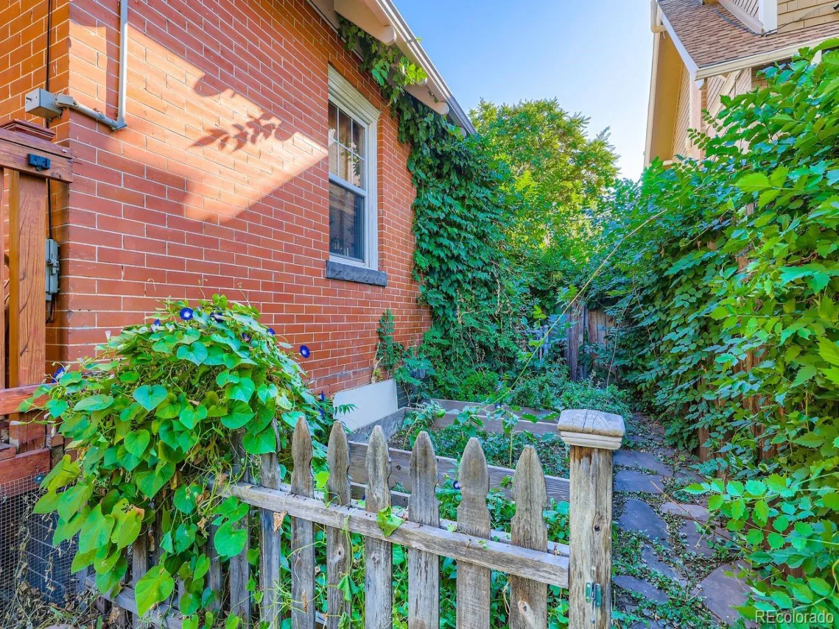 1175 Harrison Street Denver CO 80206 | MLS #REC2843711 08162026235451 1200 22