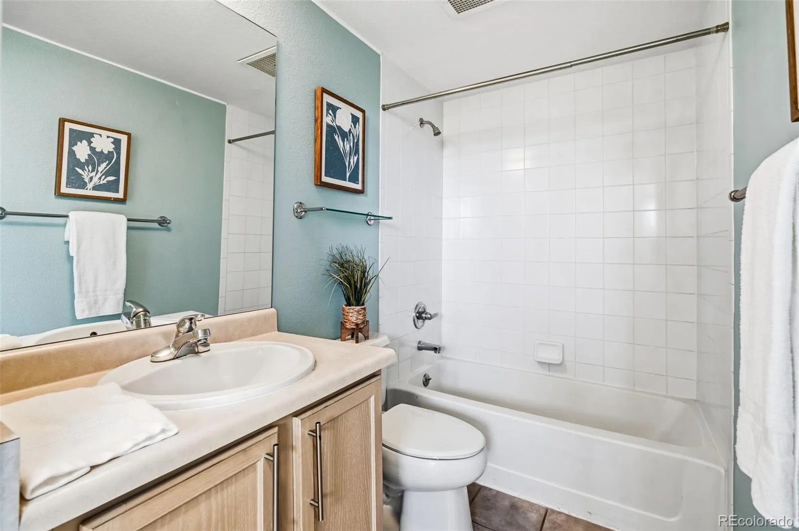 837 E 17th Avenue #3E Denver CO 80218 MLS #REC2844557 06292026202949 1600 32