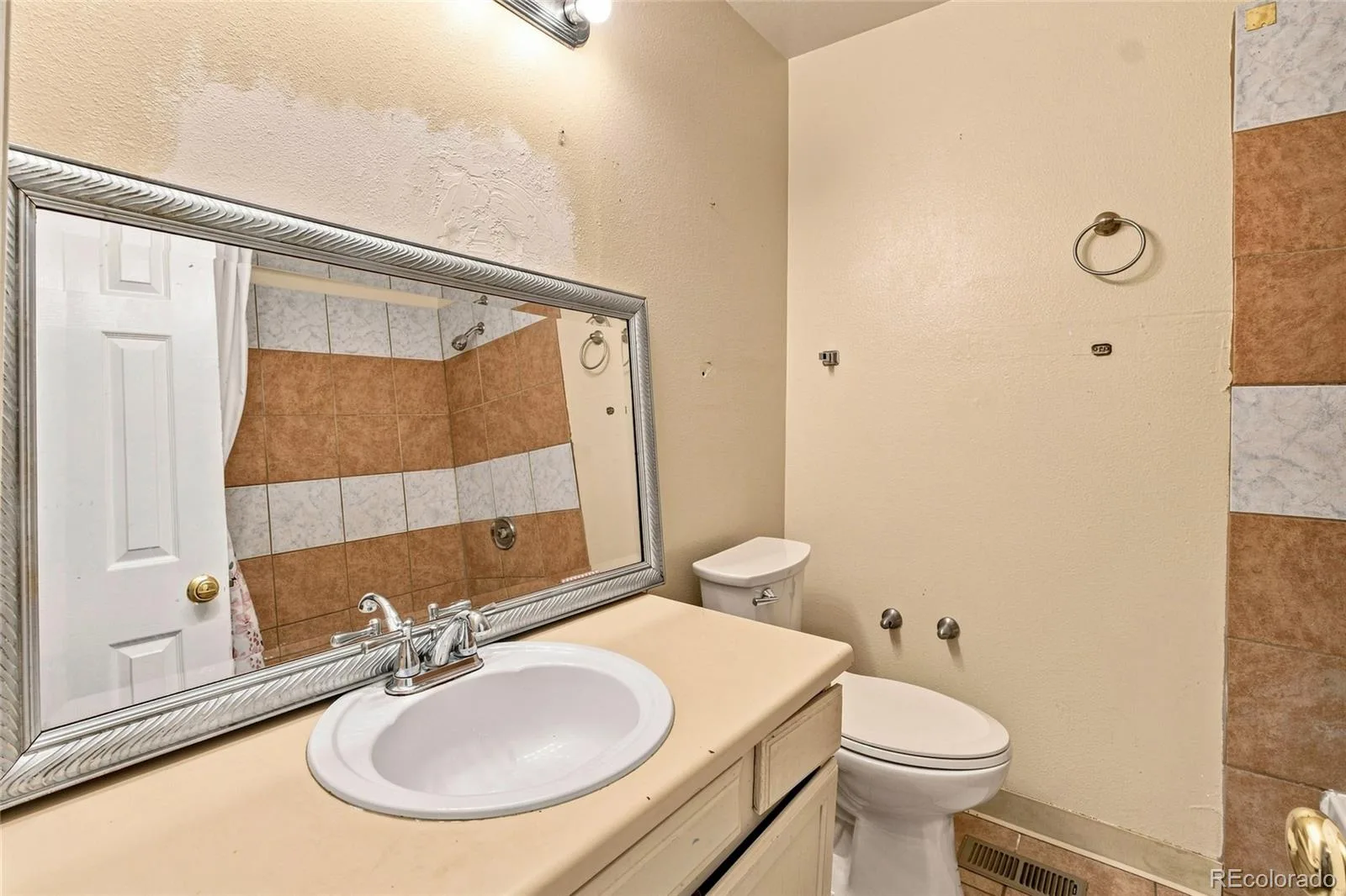 17645 E Loyola Drive #A Aurora CO 80013 | MLS #REC2847767 08252026211745 1600 14