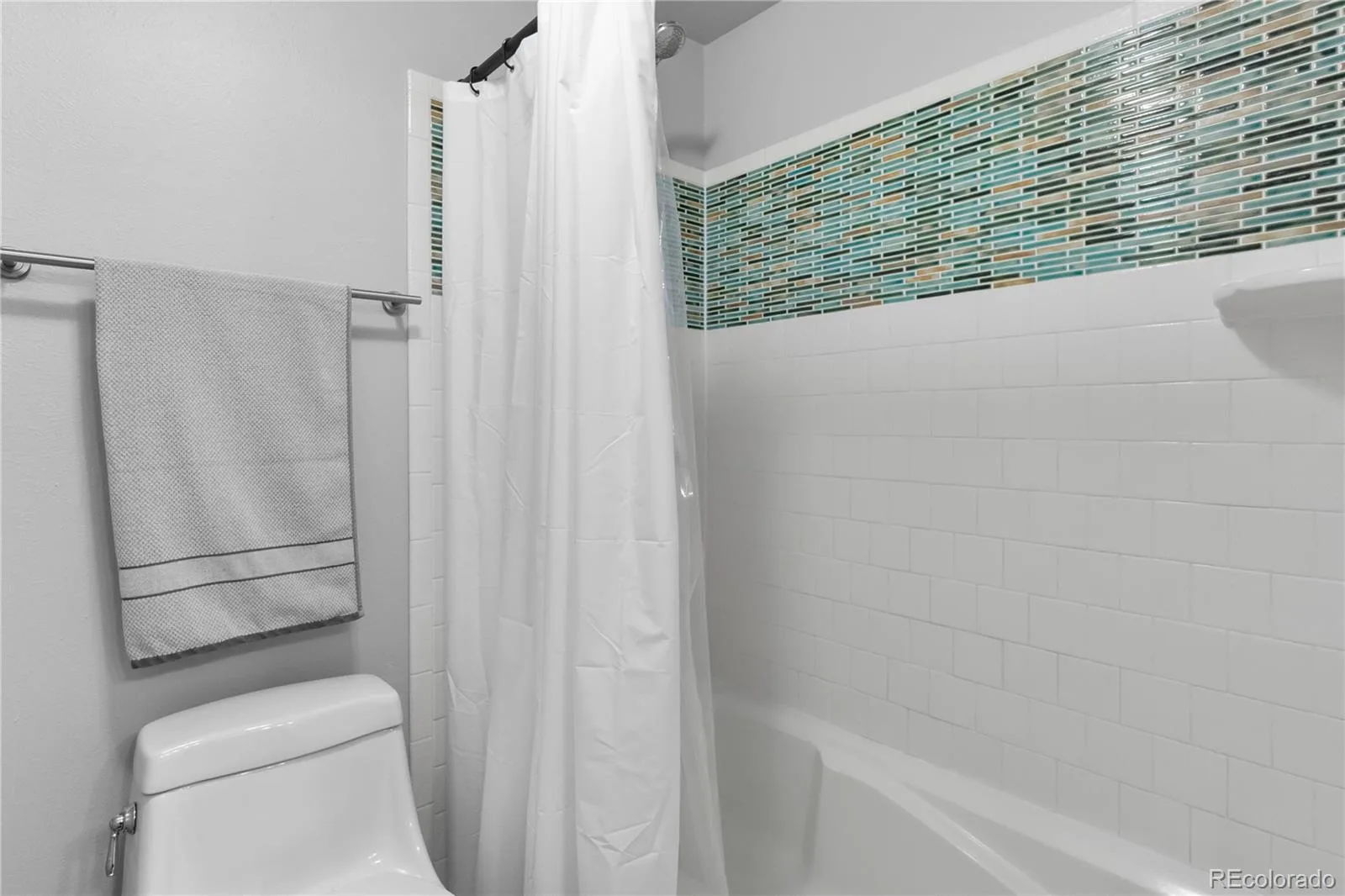 13950 E Oxford Place #B204 Aurora CO 80014 | MLS #REC2847972 08072026000656 1600 22