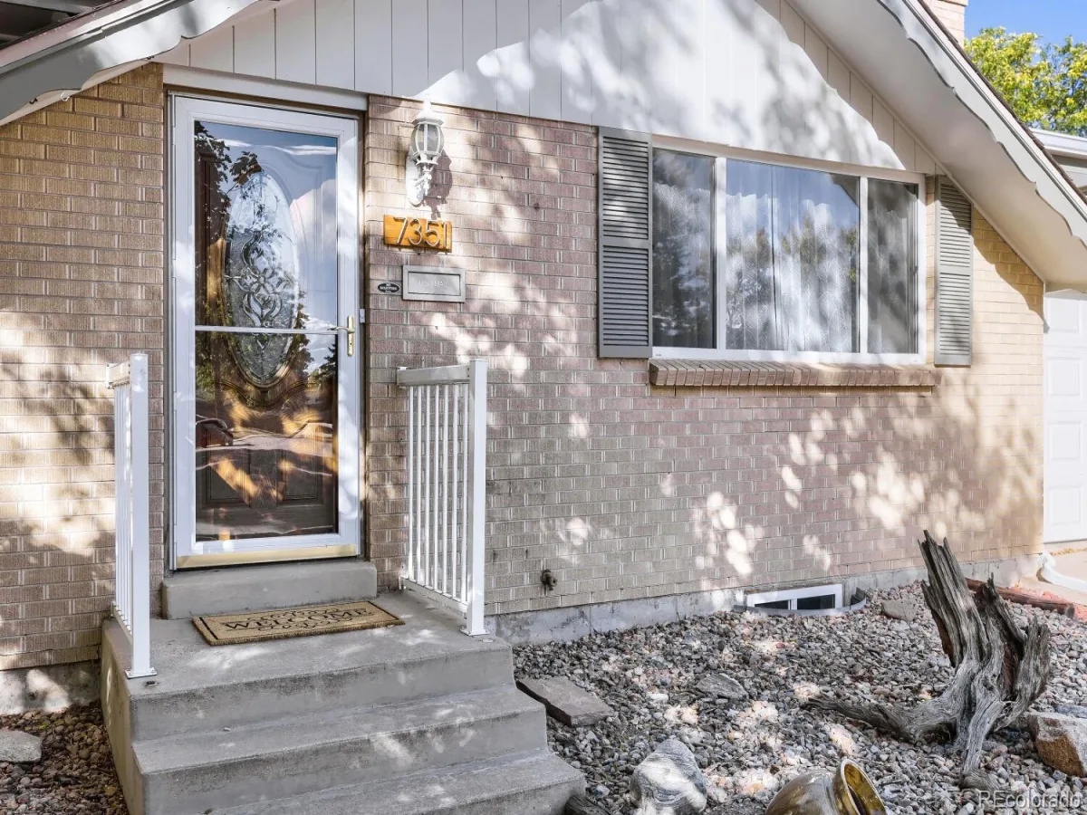 7351 W Alabama Drive Lakewood CO 80232 | MLS #REC2855215 10162026141107 1200 1