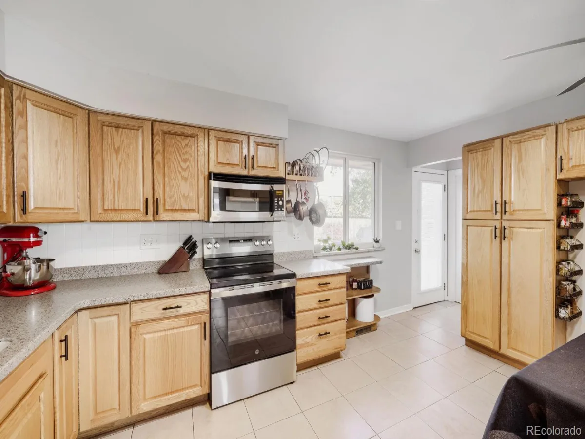 7351 W Alabama Drive Lakewood CO 80232 | MLS #REC2855215 10162026141107 1200 11