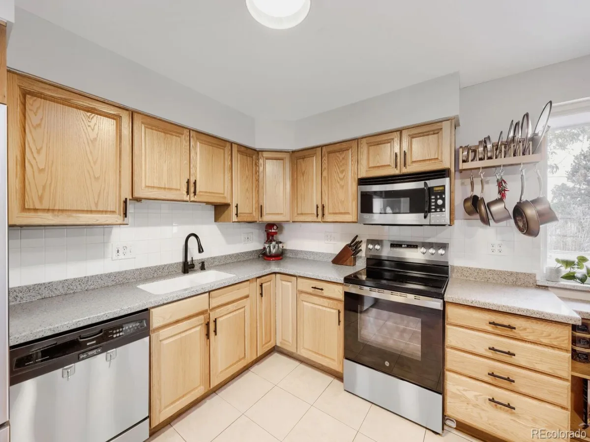 7351 W Alabama Drive Lakewood CO 80232 | MLS #REC2855215 10162026141107 1200 9