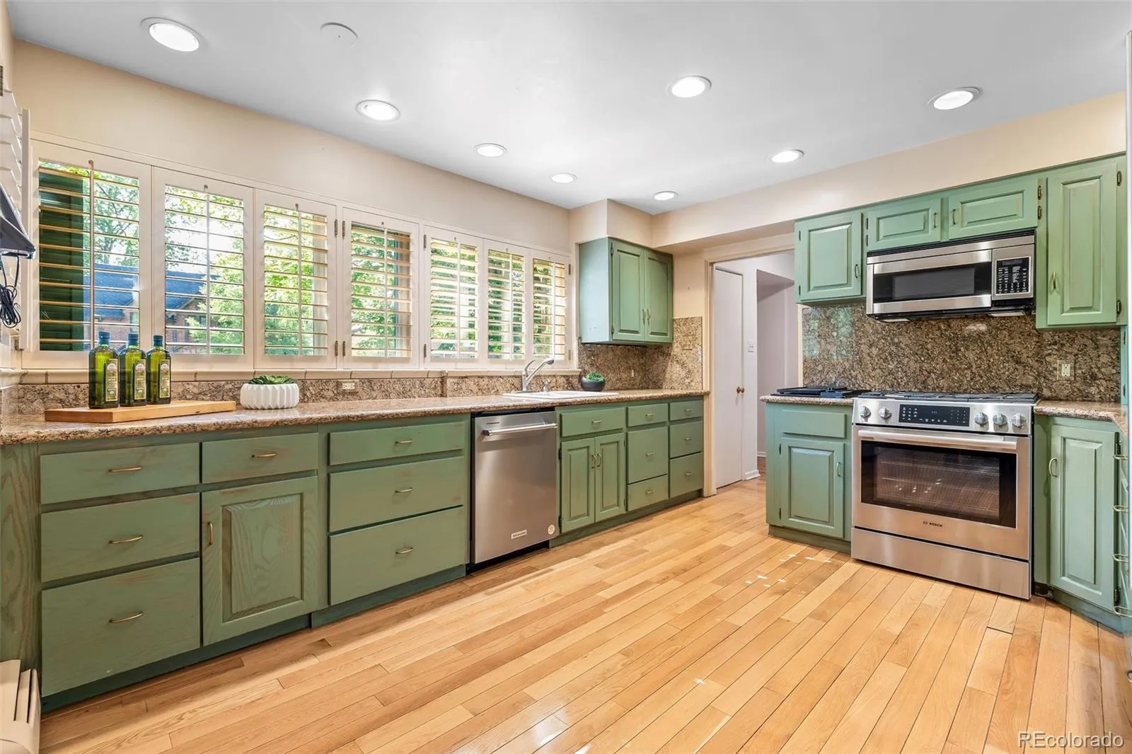 333 Jersey Street Denver CO 80220 MLS #REC2856594 05232026092621 1600 11
