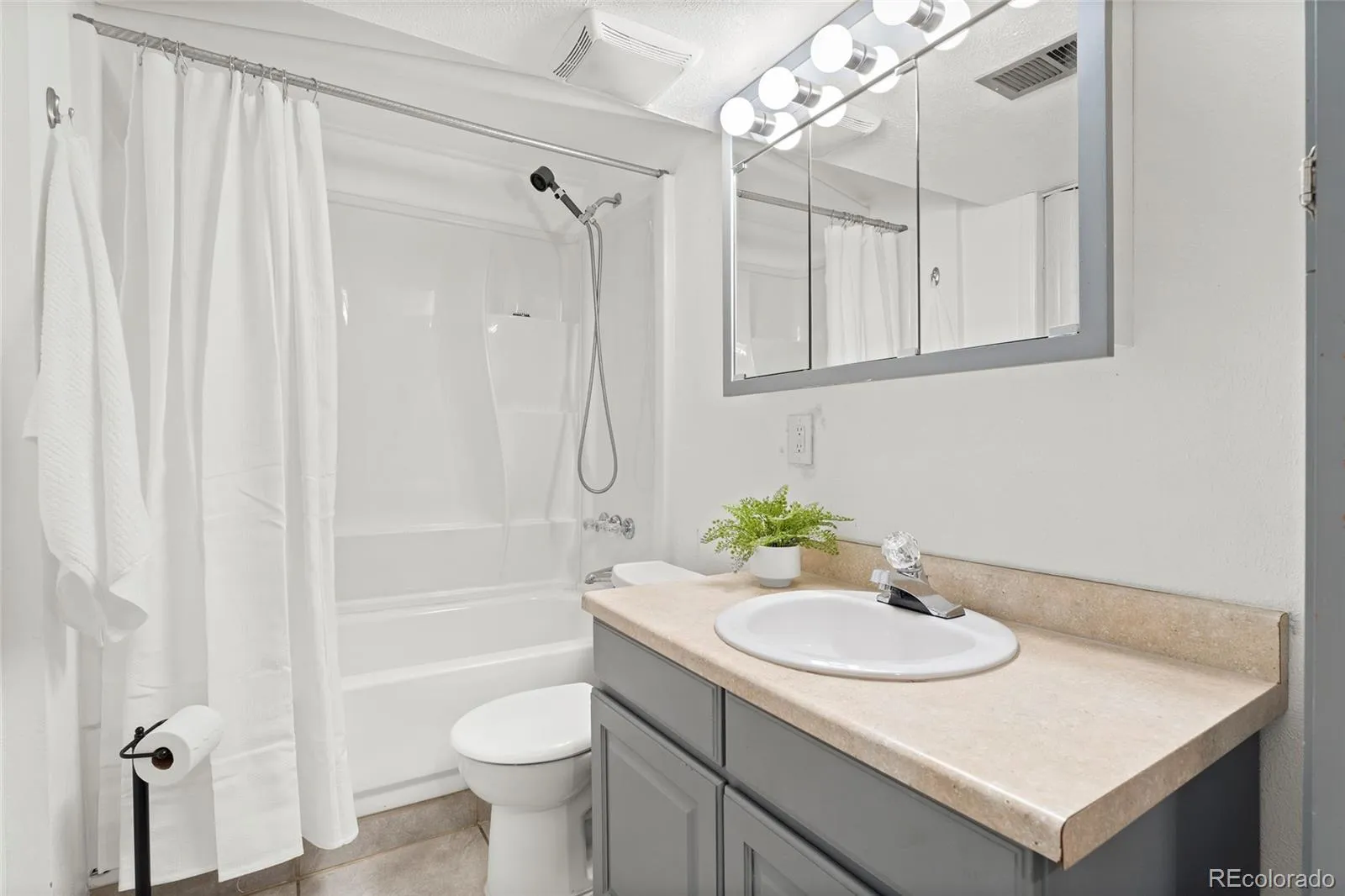 04062026162057 1600 21