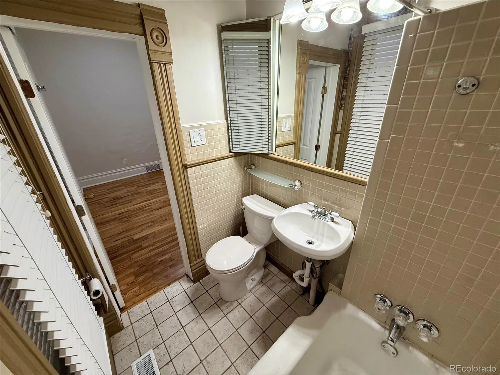 2431 Tremont Place Denver CO 80205 | MLS #REC2862188 07312026175633 1600 10