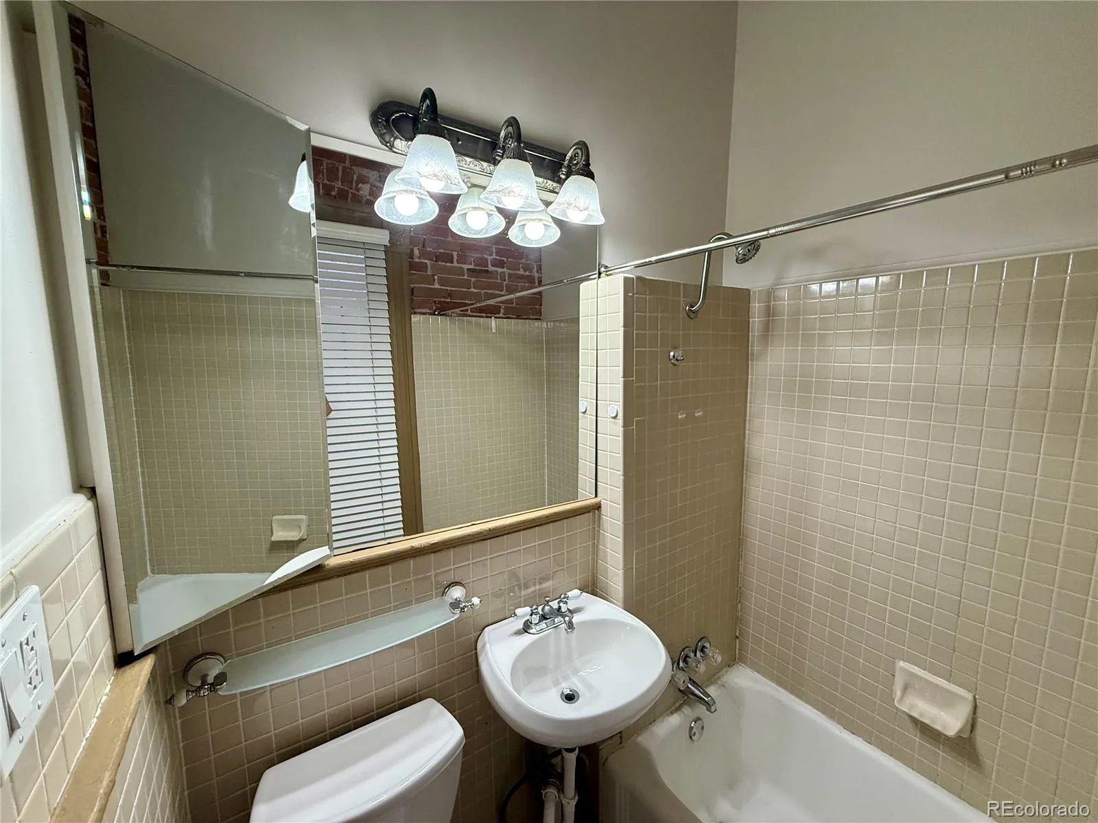 2431 Tremont Place Denver CO 80205 | MLS #REC2862188 07312026175633 1600 12