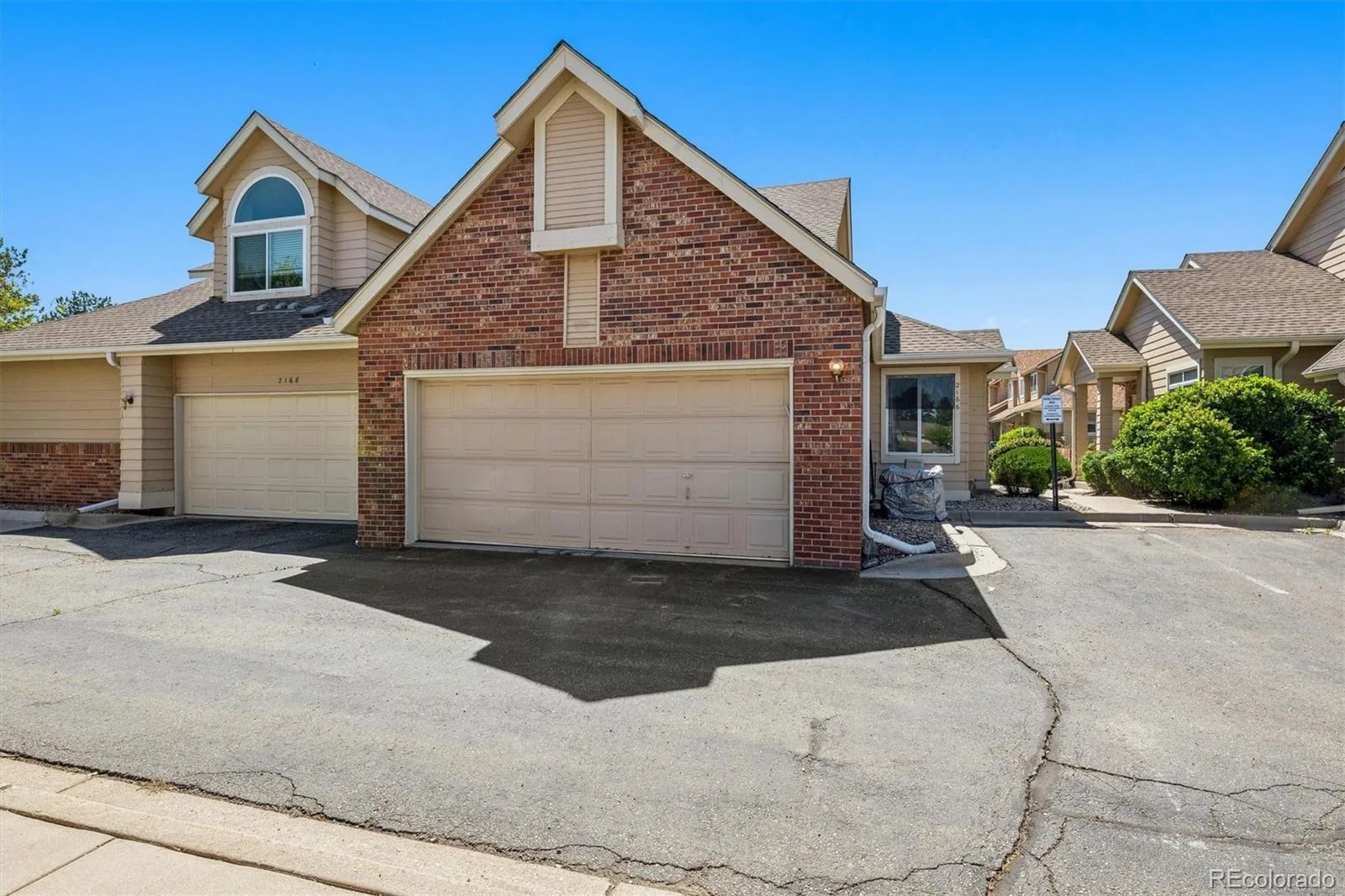 2166 S Troy Way Aurora CO 80014 MLS #REC2863022 06102026090032 1600 1