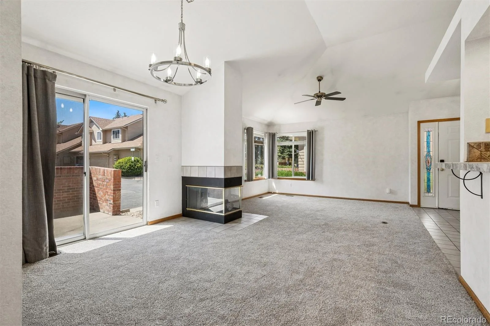 2166 S Troy Way Aurora CO 80014 MLS #REC2863022 06102026090032 1600 13
