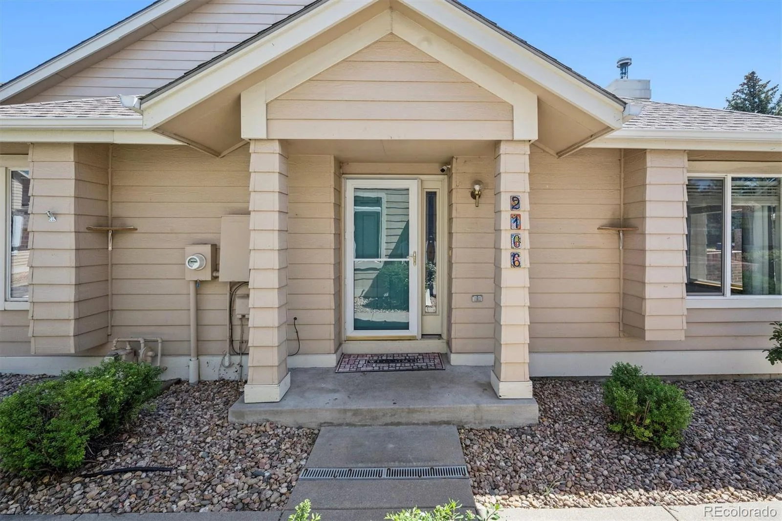 2166 S Troy Way Aurora CO 80014 MLS #REC2863022 06102026090032 1600 21