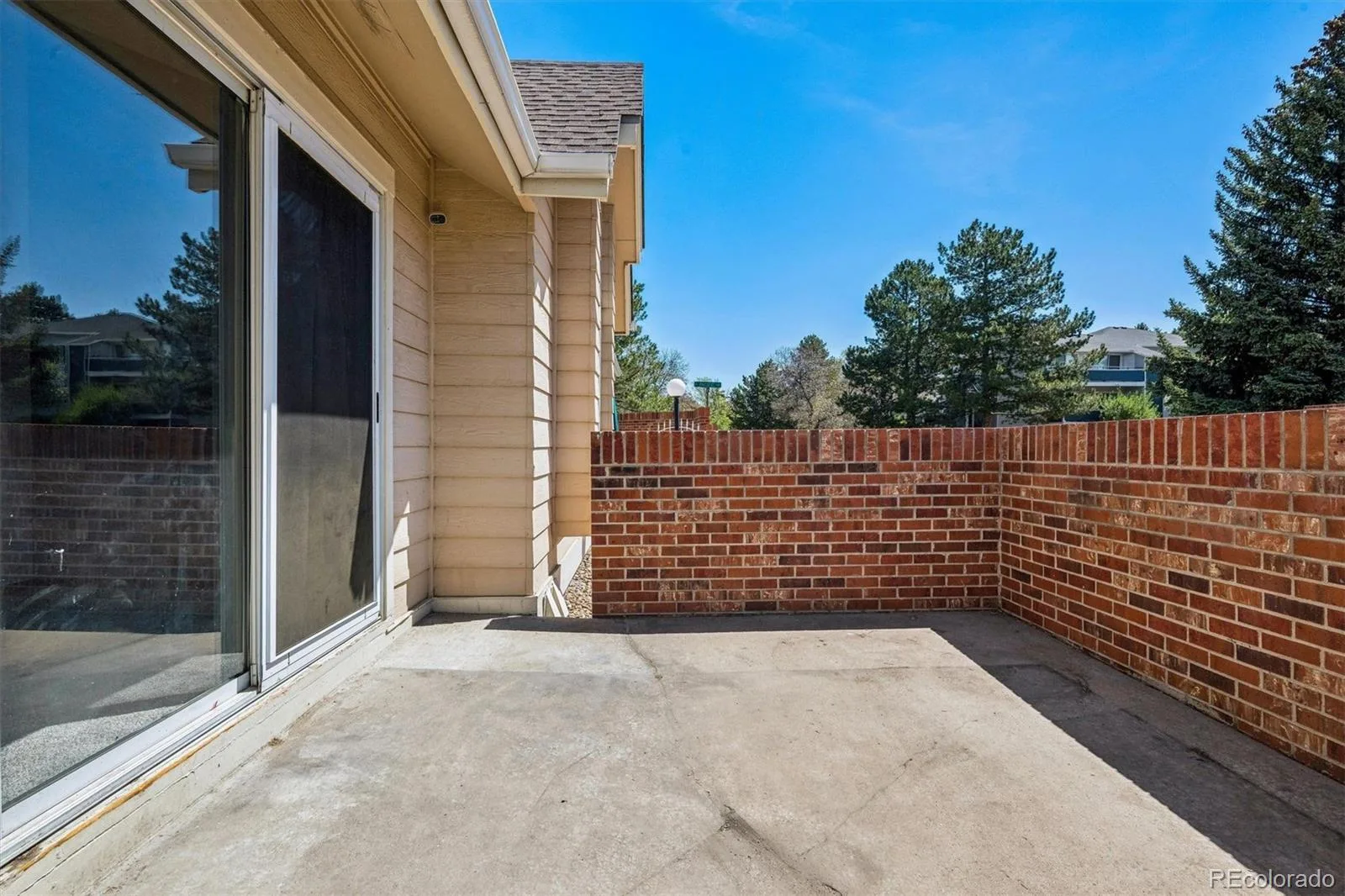 2166 S Troy Way Aurora CO 80014 MLS #REC2863022 06102026090032 1600 22