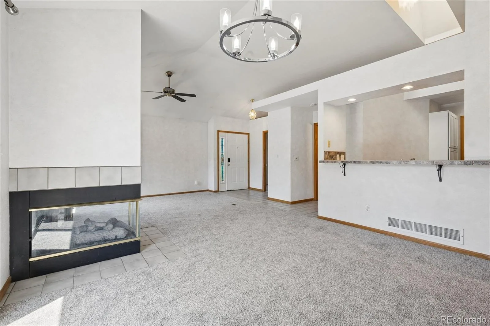 2166 S Troy Way Aurora CO 80014 MLS #REC2863022 06102026090032 1600 4