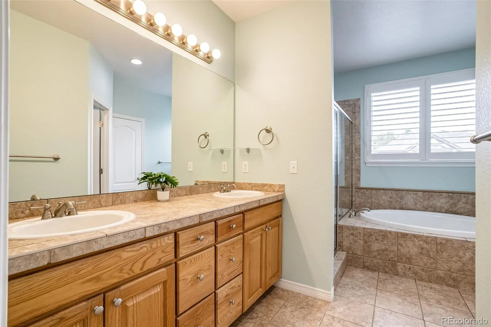 1770 S Poplar Street Denver CO 80224 | MLS #REC2864934 09232026184440 1600 26