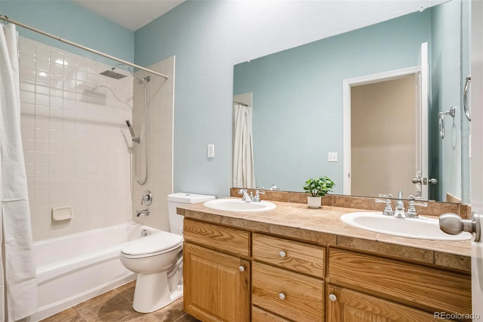 1770 S Poplar Street Denver CO 80224 | MLS #REC2864934 09232026184440 1600 32