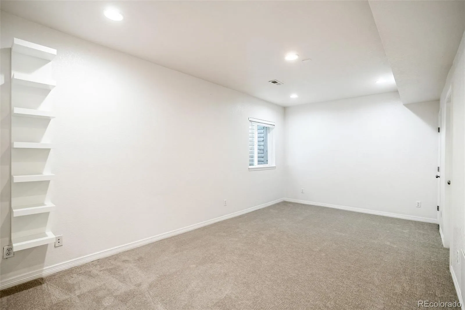 1770 S Poplar Street Denver CO 80224 | MLS #REC2864934 09232026184440 1600 39