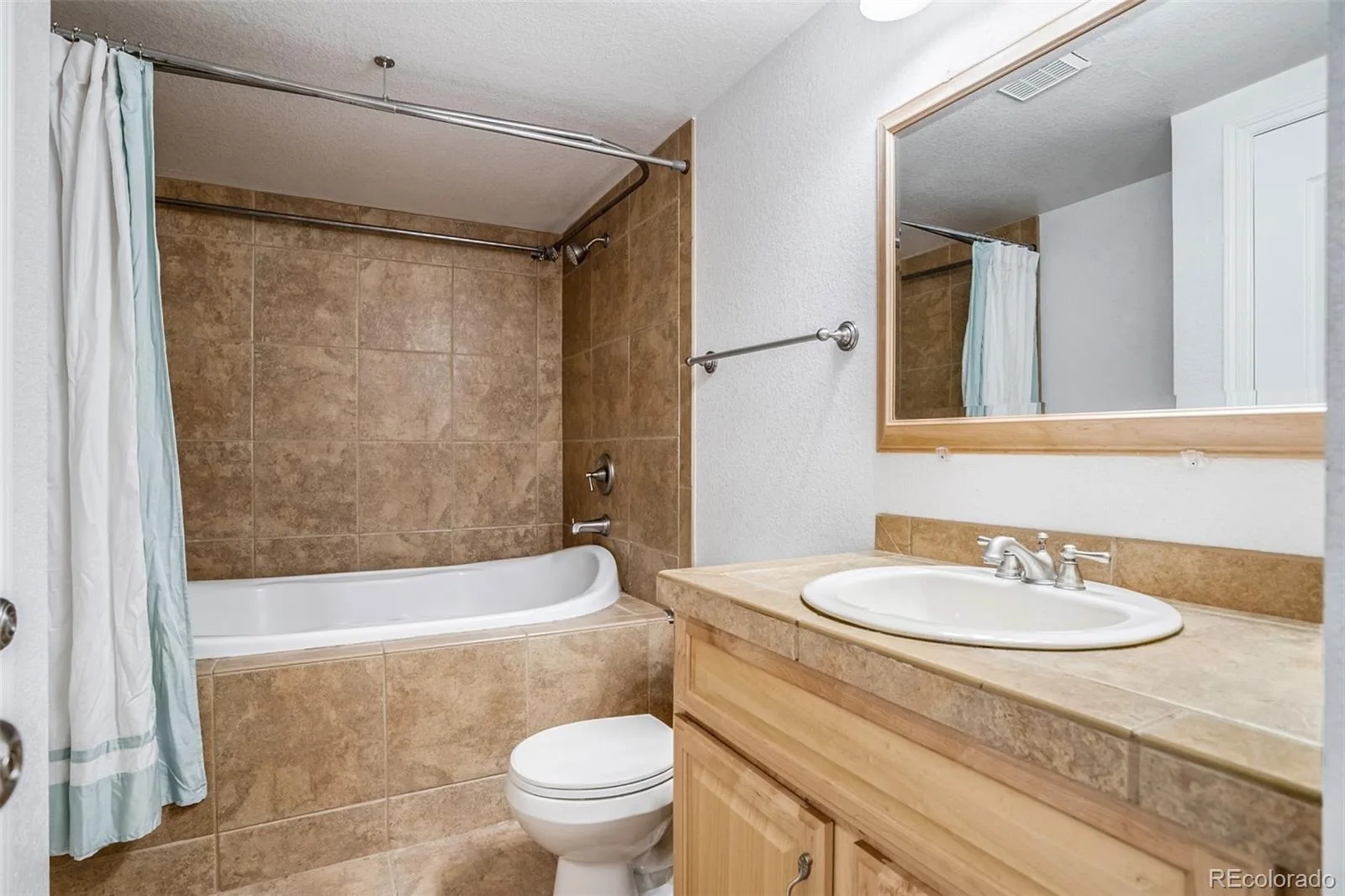 1770 S Poplar Street Denver CO 80224 | MLS #REC2864934 09232026184440 1600 42