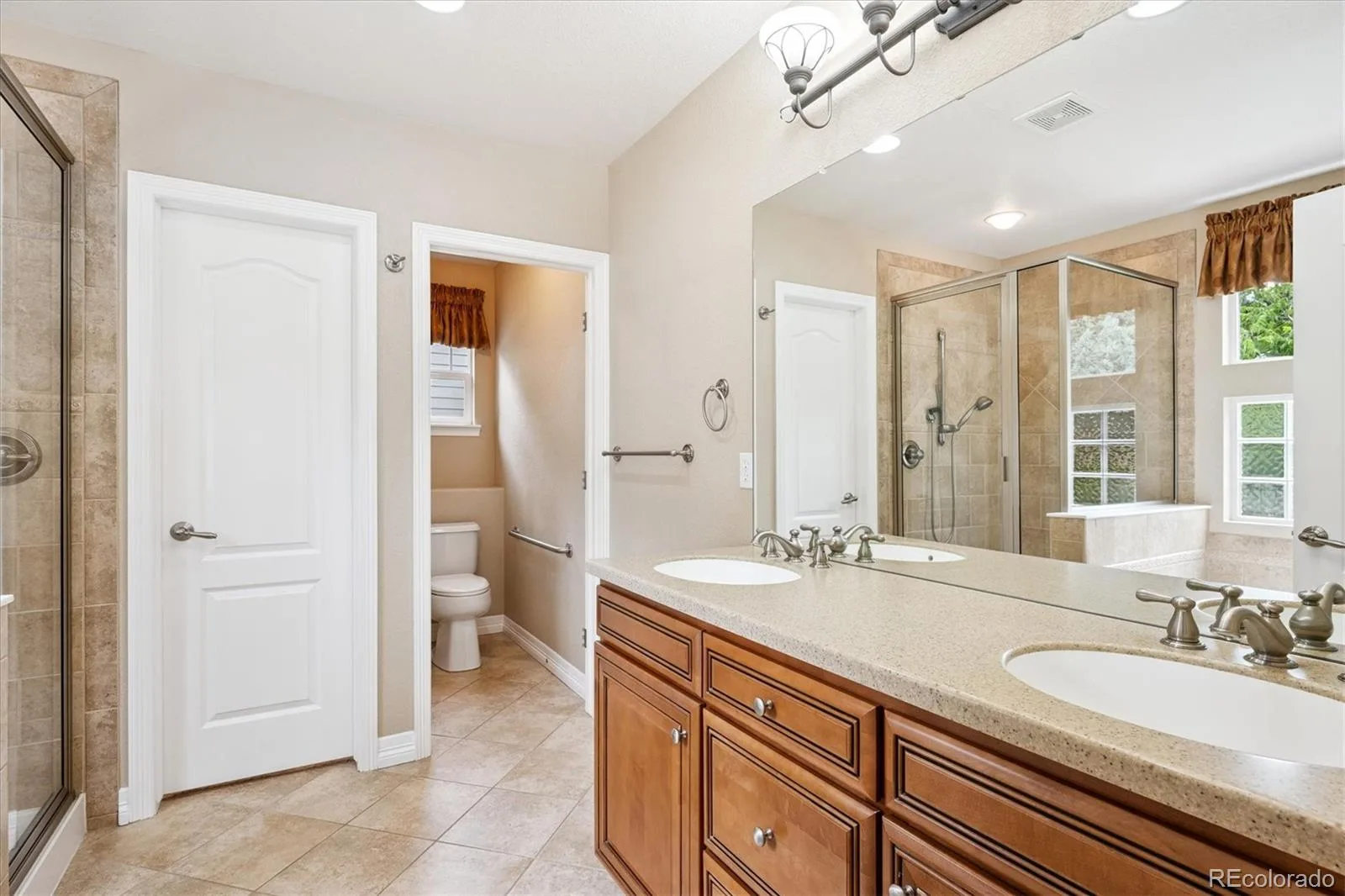8225 W 67th Place Arvada CO 80004 MLS #REC2870761 06102026074301 1600 23