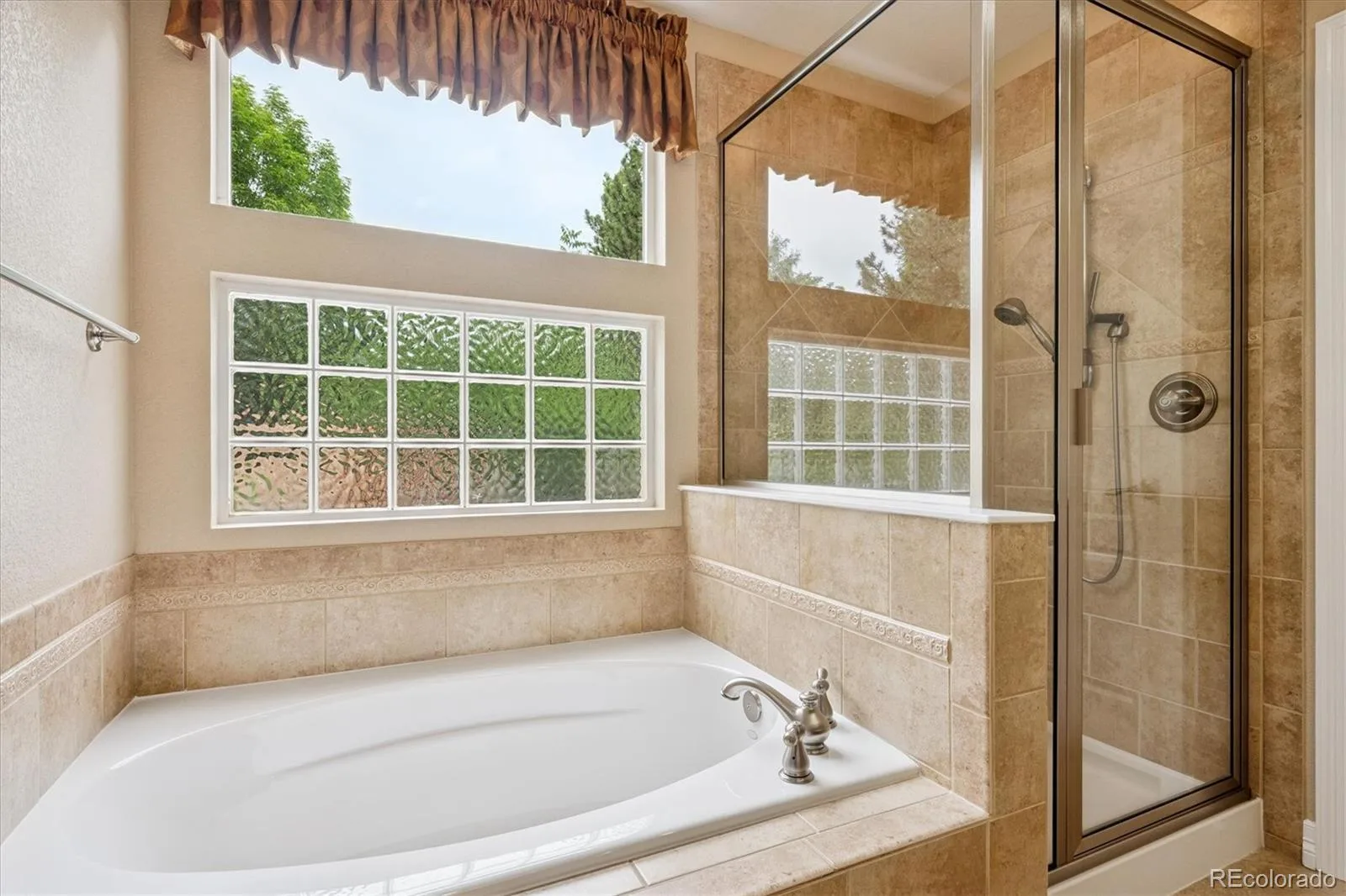 8225 W 67th Place Arvada CO 80004 MLS #REC2870761 06102026074301 1600 24