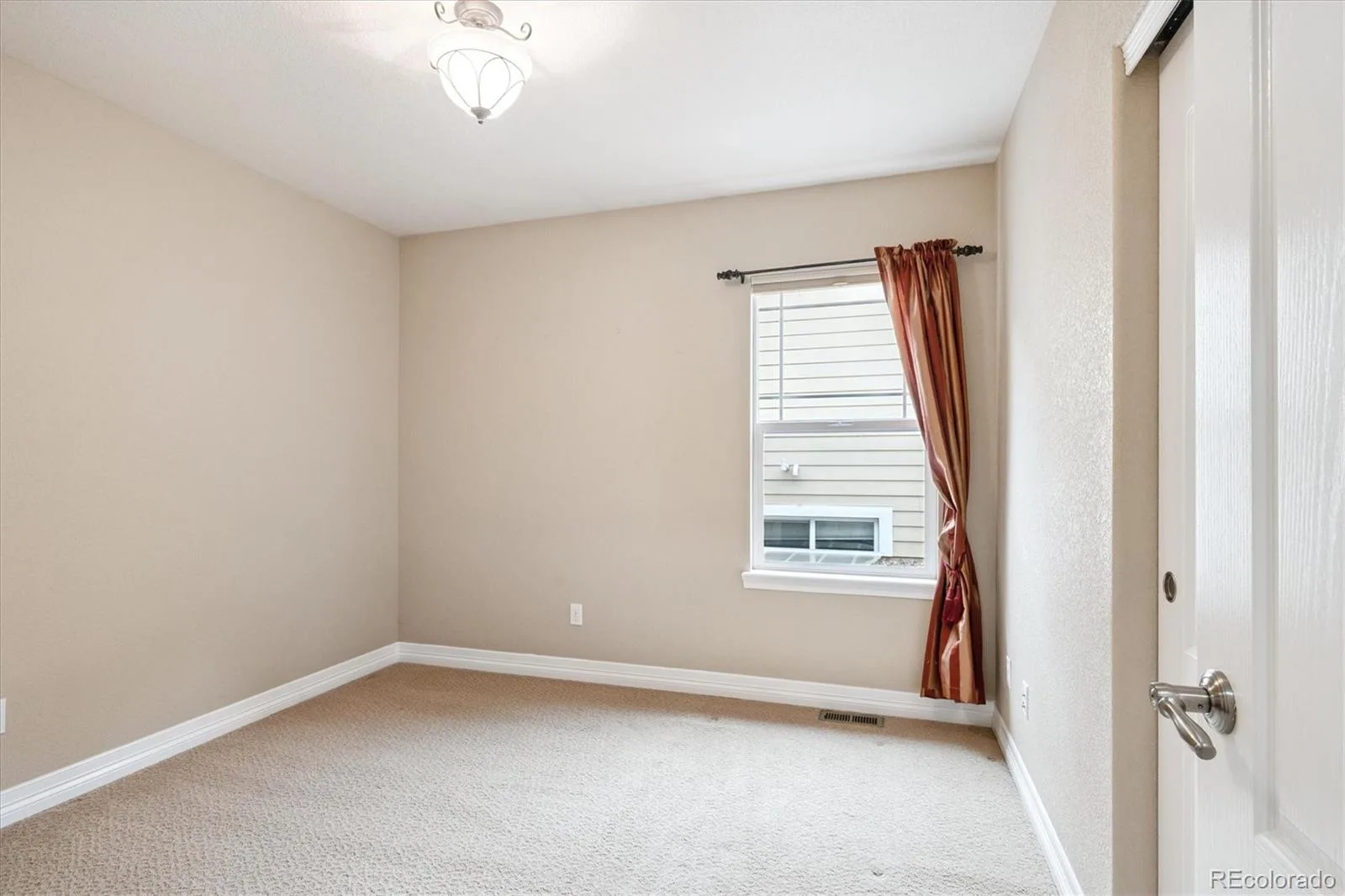 8225 W 67th Place Arvada CO 80004 MLS #REC2870761 06102026074301 1600 28
