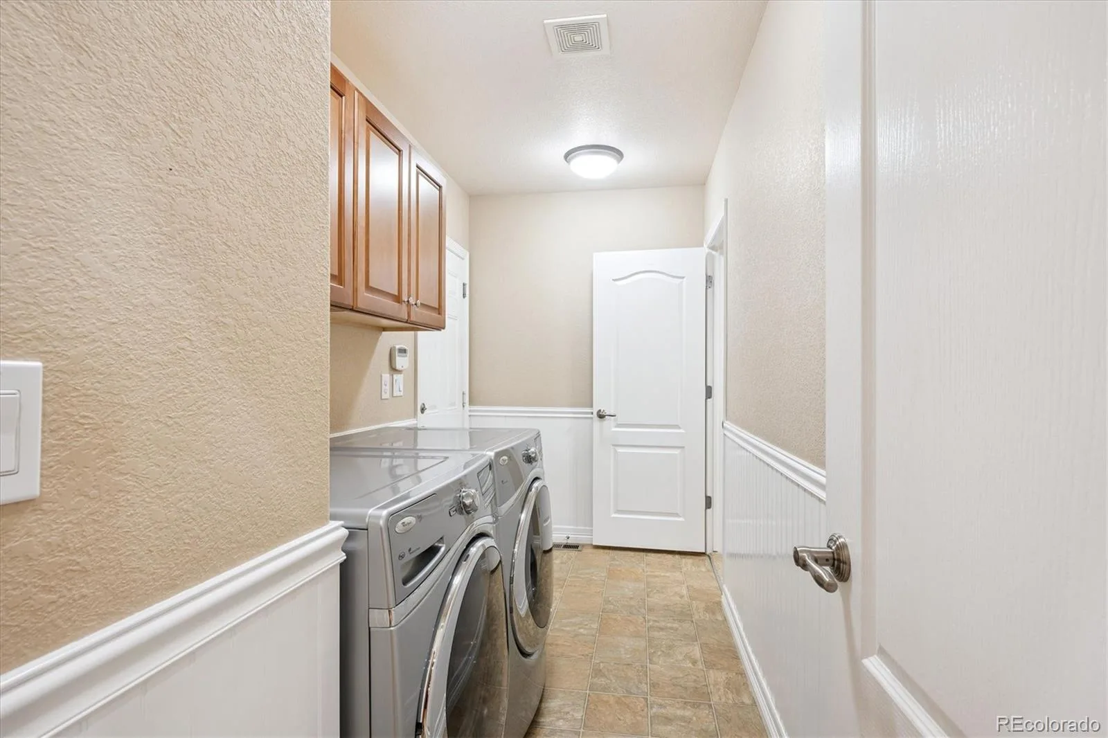 8225 W 67th Place Arvada CO 80004 MLS #REC2870761 06102026074301 1600 29