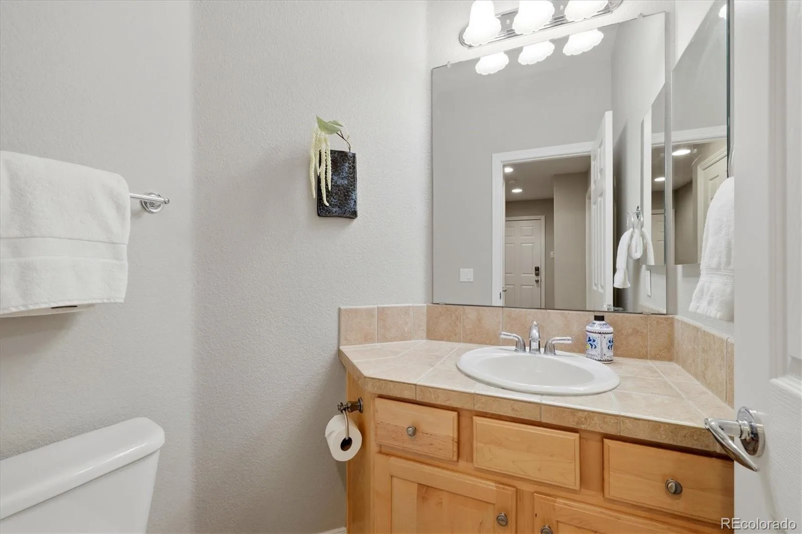 2516 Shadecrest Place Highlands Ranch CO 80126 | MLS #REC2875069 08122026171048 1600 18