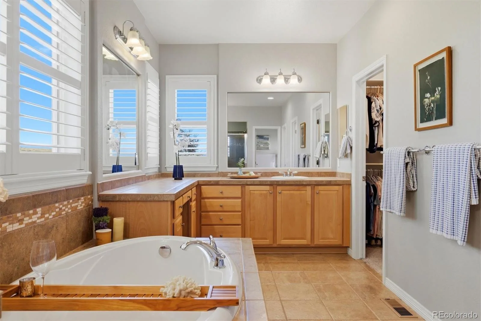 2516 Shadecrest Place Highlands Ranch CO 80126 | MLS #REC2875069 08122026171048 1600 25