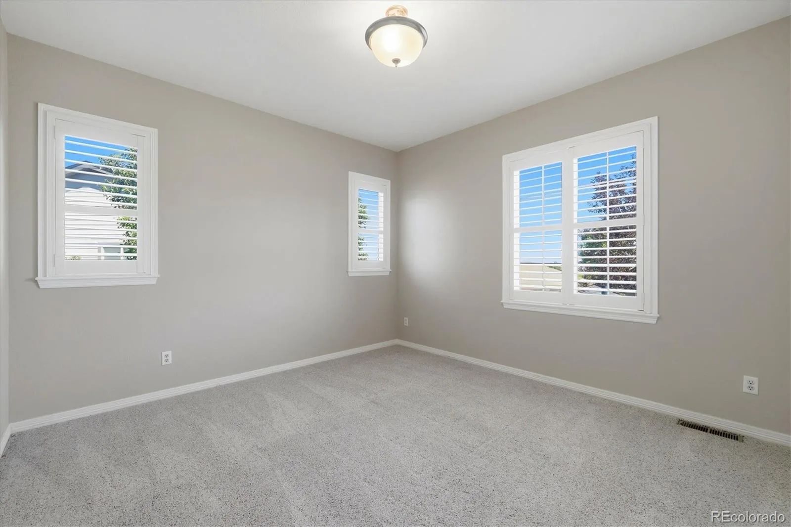 2516 Shadecrest Place Highlands Ranch CO 80126 | MLS #REC2875069 08122026171048 1600 32