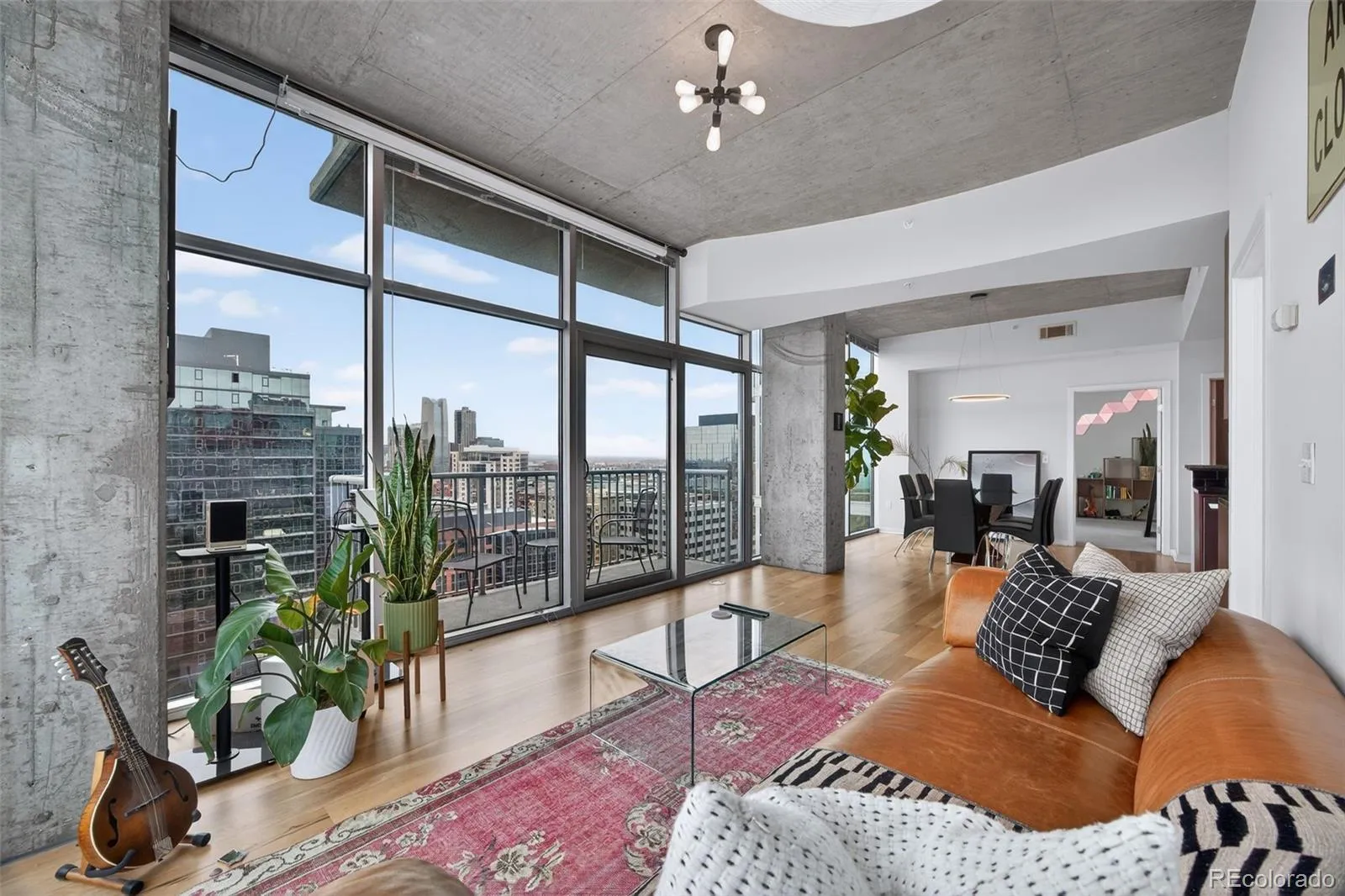 04092026231021 1600 12