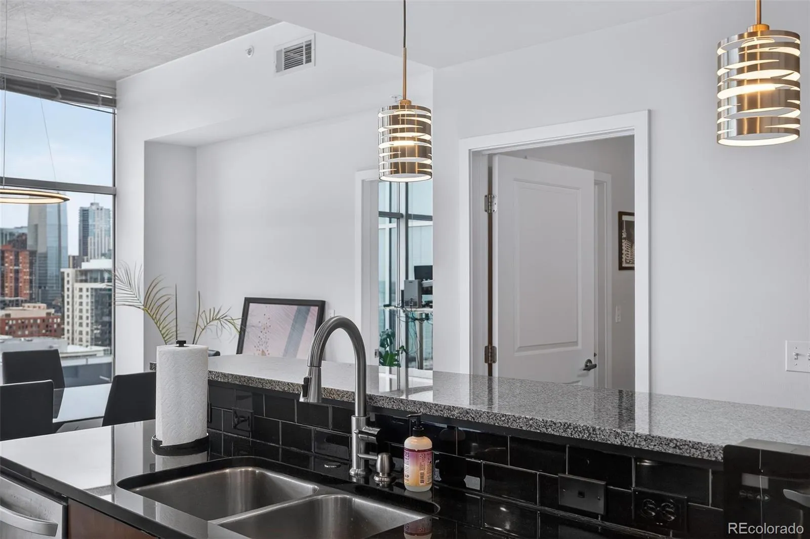 04092026231021 1600 9