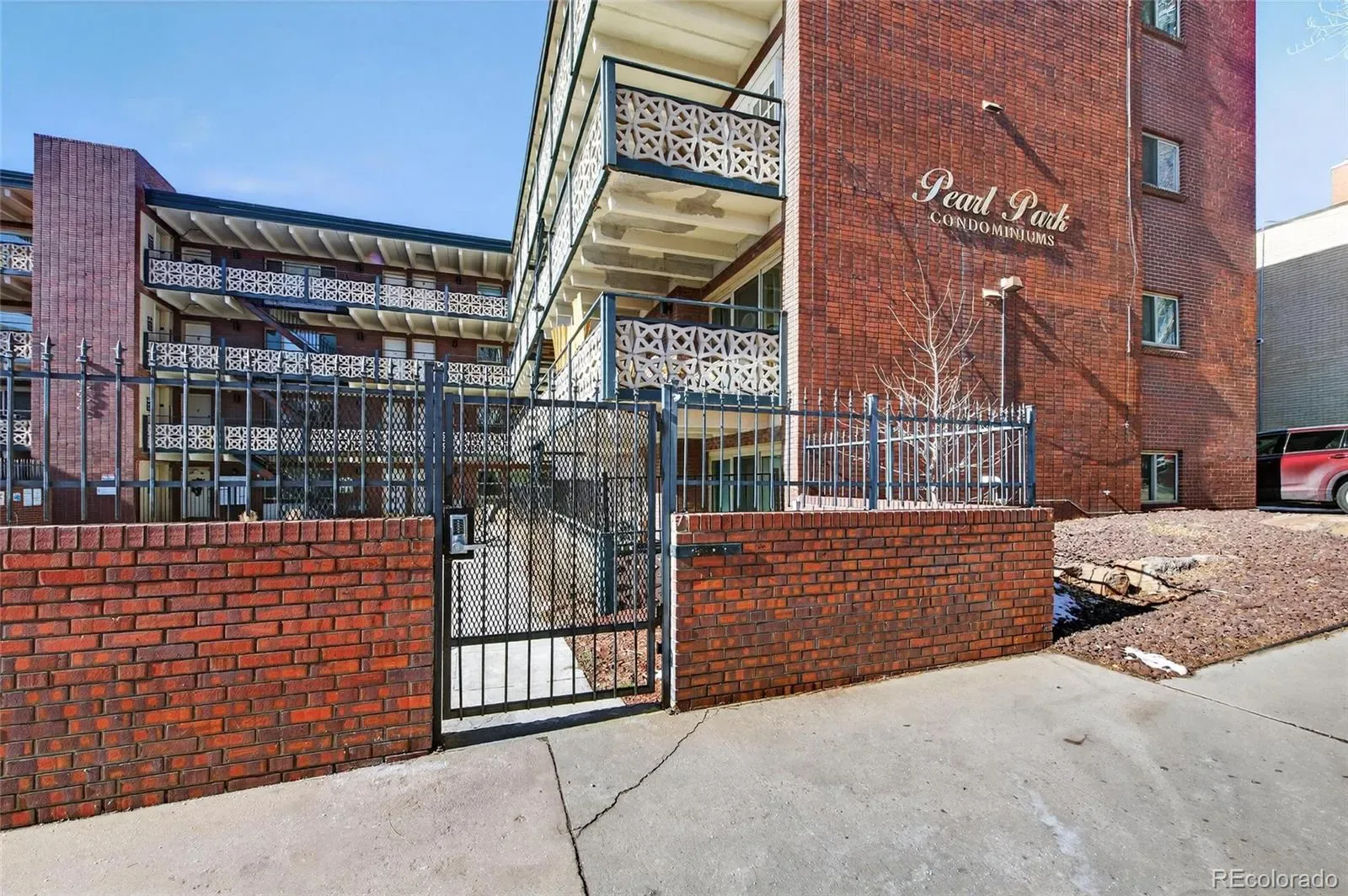 655 N Pearl Street #102 Denver CO 80203 MLS #REC2880390 03102026212338 1600 19