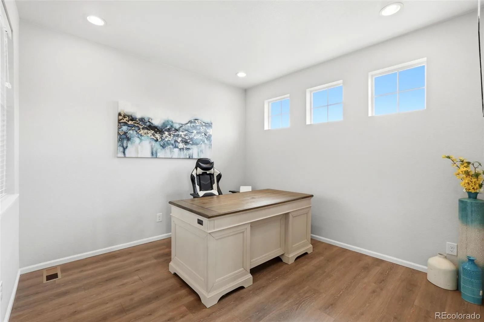 6802 S Uriah Street Aurora CO 80016 MLS #REC2882788 06092026194040 1600 18