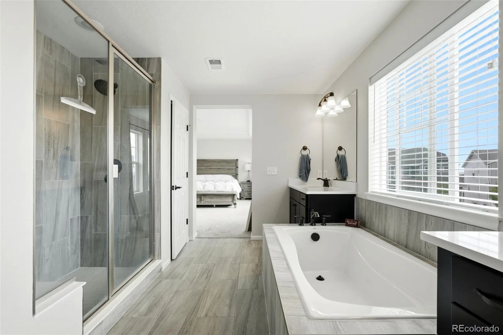 6802 S Uriah Street Aurora CO 80016 MLS #REC2882788 06092026194040 1600 25